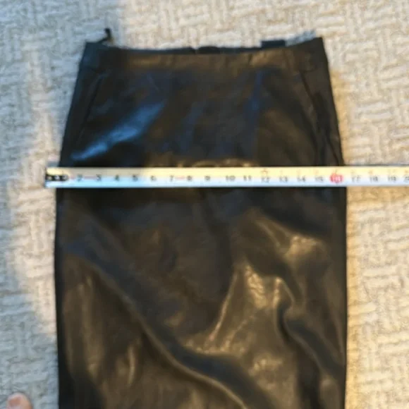 Carine Roitfeld for Uniqlo Faux Leather Pencil skirt studs at the bottom size 2 - Picture 15 of 15